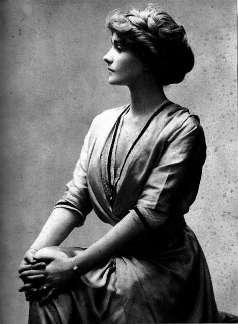 portrait coco chanel jeune|Coco Chanel images young.